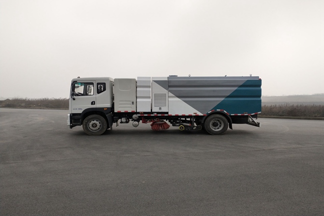 東風(fēng)凱普特8方洗掃車(chē)