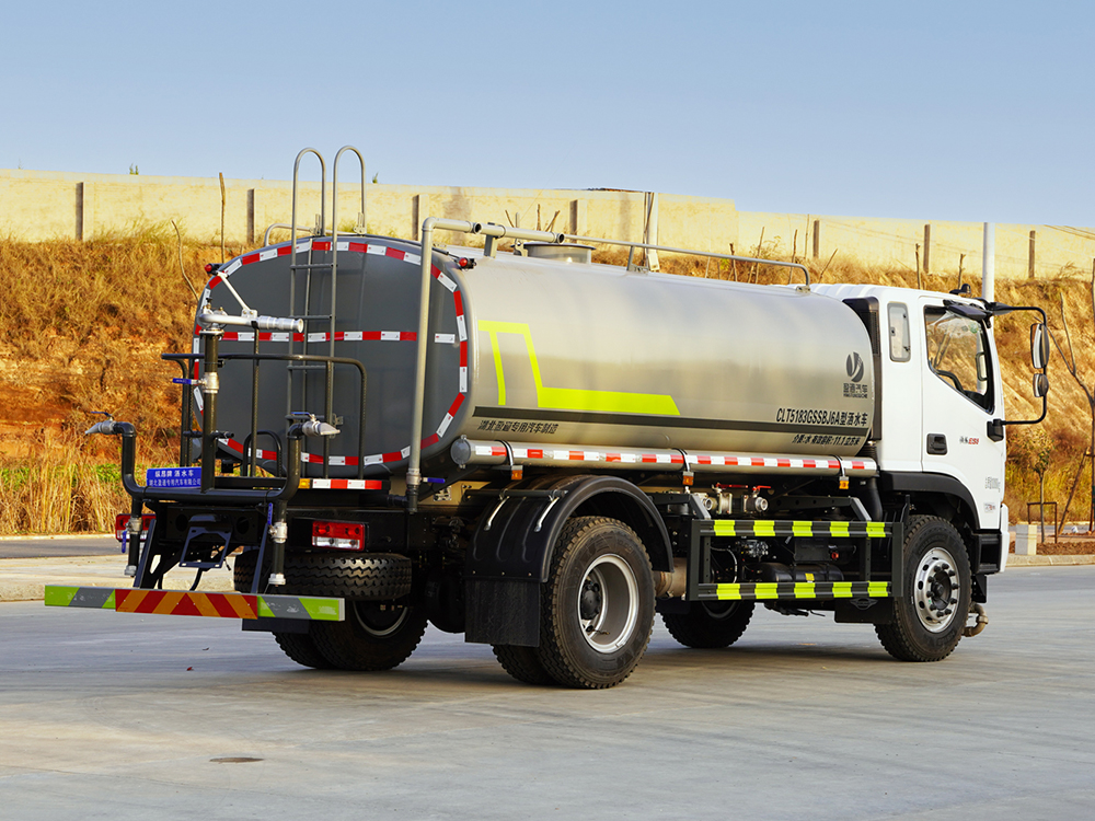 CLT5183GSSBJ6A型灑水車 ES5小平臺